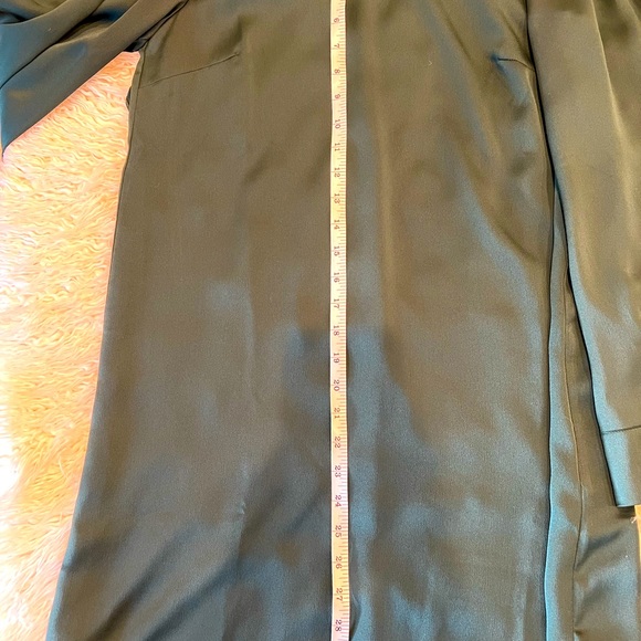 Shift Dress with Ruffle open back - Picture 6 of 8